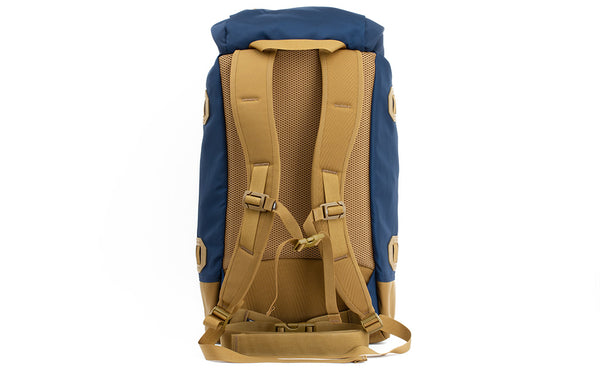 A reverse shot of the Guide's Pack in Navy (dark blue) 420 Parapack.